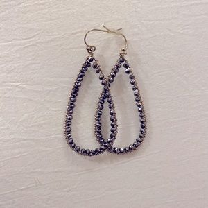 Simple beaded hoop earrings (gray/gold)